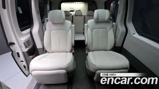 Hyundai Staria 2023 Белый из Кореи, фото 3