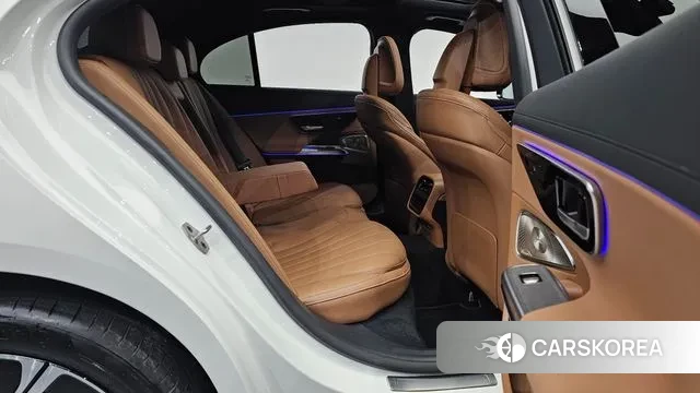 Mercedes-Benz E-Class W214 2024 Белый из Кореи, фото 3