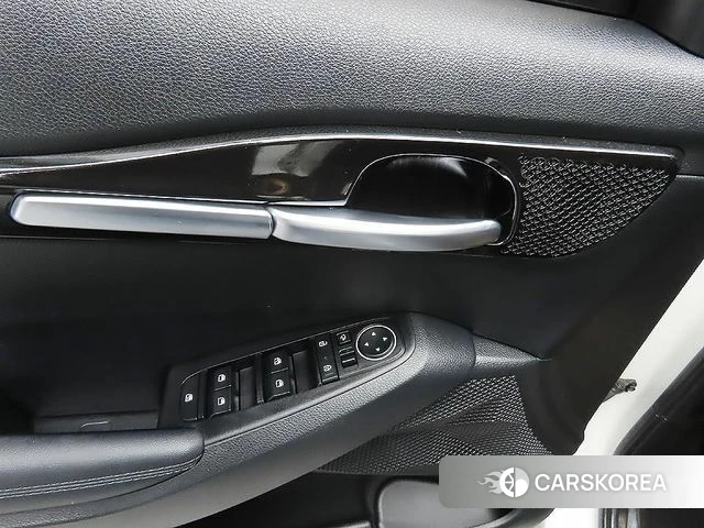 Kia Seltos 2022 Белый из Кореи, фото 3