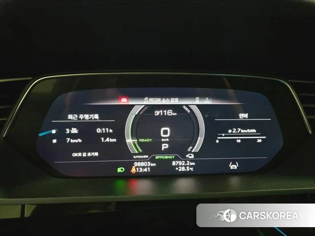 Audi e-Tron 2022 Черный из Кореи, фото 2