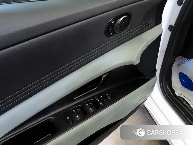 Hyundai The New Avante (CN7) 2024 Белый из Кореи, фото 3