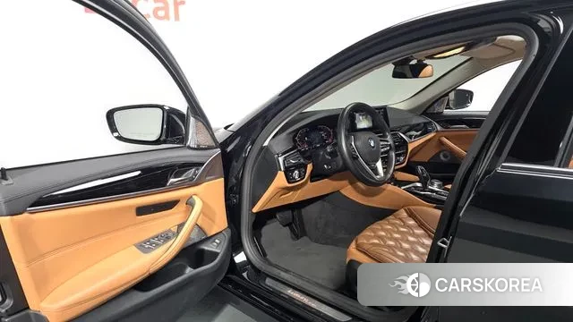 BMW 5 Series (G30) 2020 Черный из Кореи, фото 3