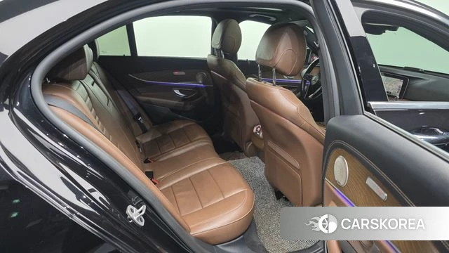 Mercedes-Benz E-Class W213 2021 Черный из Кореи, фото 3