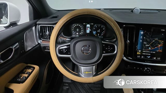 Volvo V60 Cross-Country 2nd Generation 2020 Белый из Кореи, фото 3