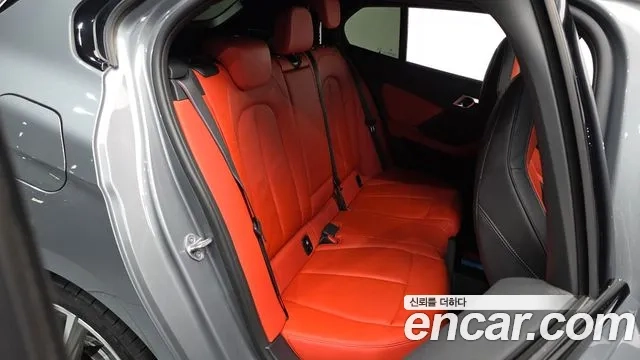 BMW 1 Series (F40) 2024 Серебряный из Кореи, фото 3