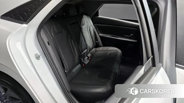 Hyundai The New Avante (CN7) 2023 Белый из Кореи, фото 3