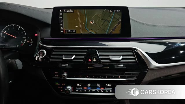 BMW 5 Series (G30) 2019 Черный из Кореи, фото 3