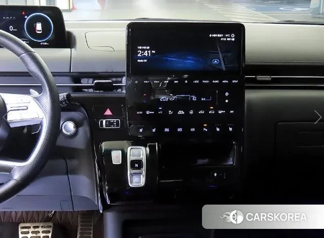 Hyundai Staria 2023 Белый из Кореи, фото 3