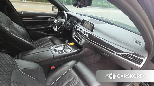 BMW 7 Series (G11) 2018 Черный из Кореи, фото 3