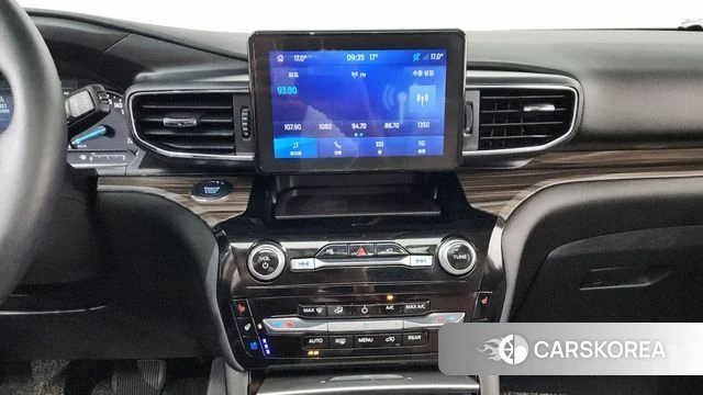 Ford Explorer 6th Generation 2022 Белый из Кореи, фото 3