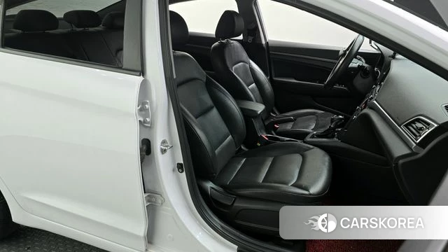 Hyundai Avante AD 2018 Белый из Кореи, фото 3