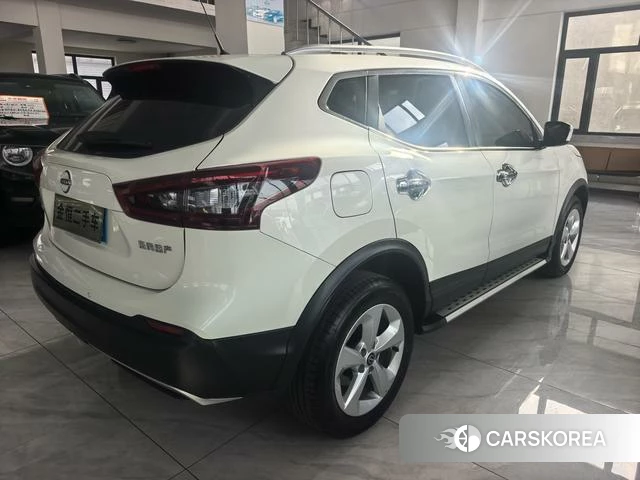 Nissan Qashqai 2023 Белый из Китая, фото 3