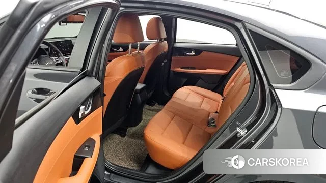 Kia The New K3 2nd generation 2023 Серый из Кореи, фото 3