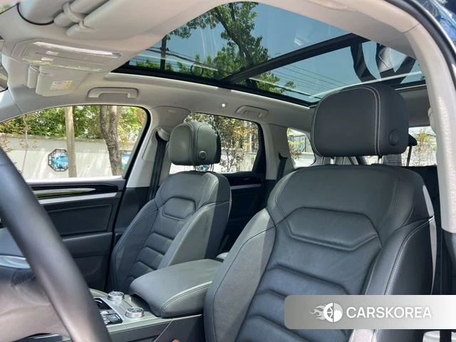 Volkswagen Touareg 2019 Синий из Китая, фото 3