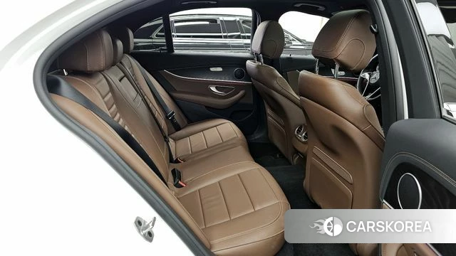 Mercedes-Benz E-Class W213 2023 Белый из Кореи, фото 3