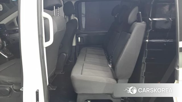 Hyundai Staria 2022 Белый из Кореи, фото 3