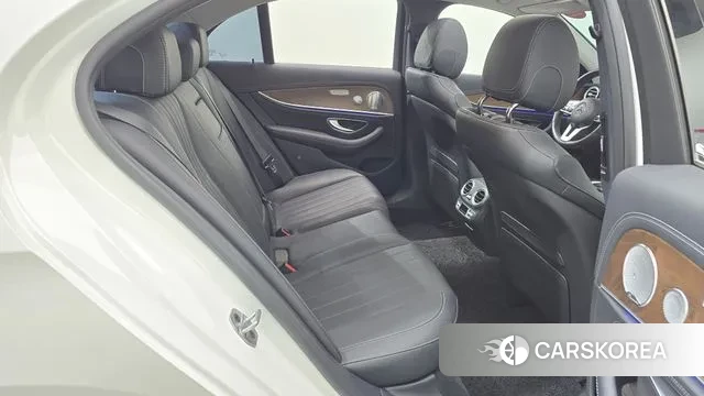 Mercedes-Benz E-Class W213 2020 Белый из Кореи, фото 3