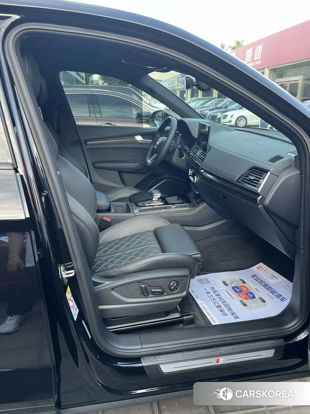 Audi Q5L Sportback 2022 Черный из Китая, фото 3