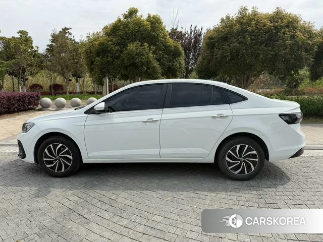 Volkswagen Lavida 2024 Белый из Китая, фото 3
