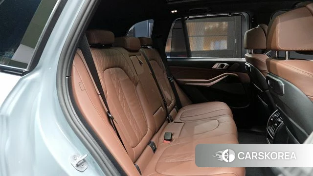 BMW X5 (G05) 2025 Светло-серебряный цвет из Кореи, фото 3