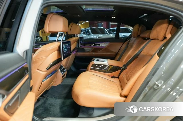 BMW 7 Series (G11) 2021 Серебристо-серый из Кореи, фото 3