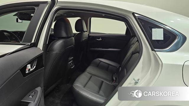 Kia The New K3 2nd generation 2021 Белый из Кореи, фото 3