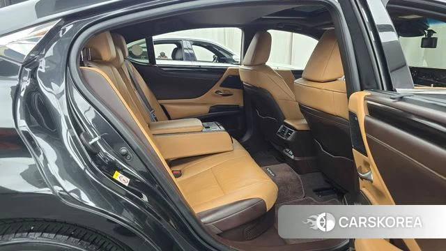 Lexus ES300h 7th generation 2019 Черный из Кореи, фото 3