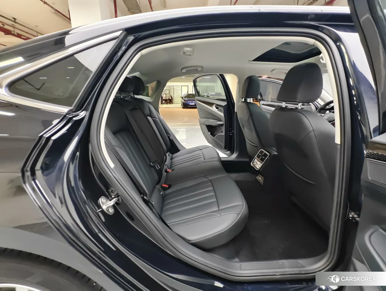 Volkswagen Passat 2021 Черный из Китая, фото 3