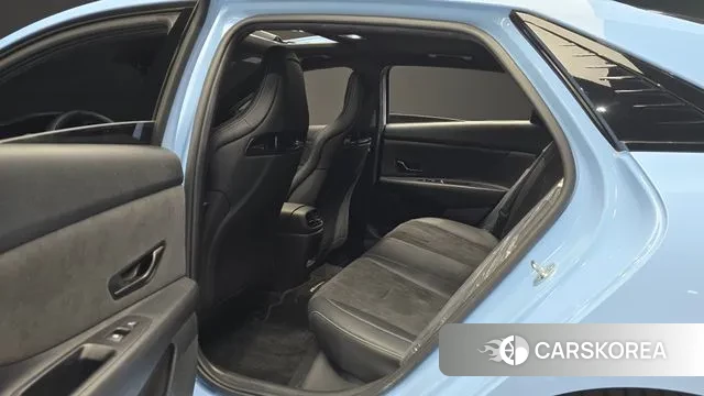 Hyundai The New Avante (CN7) 2023 Небесно-голубой из Кореи, фото 3