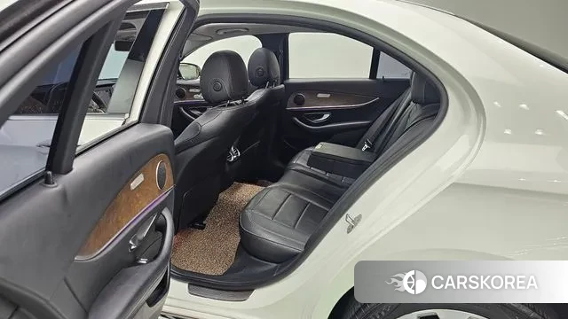 Mercedes-Benz E-Class W213 2018 Белый из Кореи, фото 3