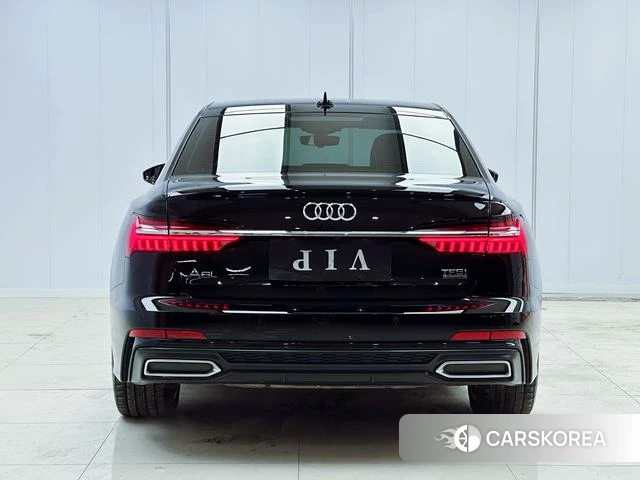 Audi A6L 2021 Черный из Китая, фото 3