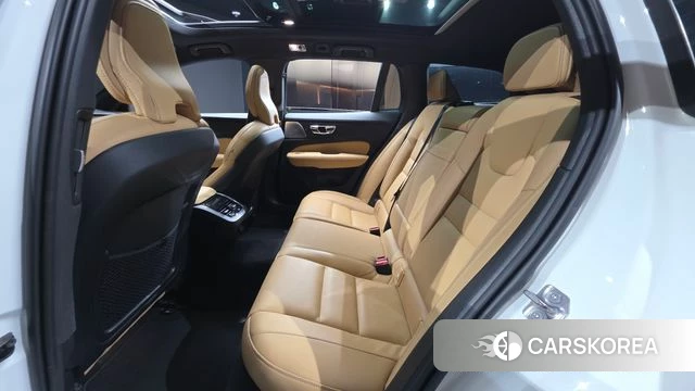Volvo V60 Cross-Country 2nd Generation 2021 Белый из Кореи, фото 3
