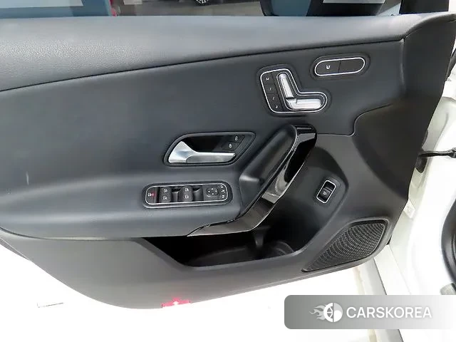 Mercedes-Benz A-Class W177 2020 Белый из Кореи, фото 3