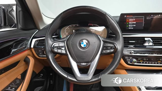 BMW 5 Series (G30) 2020 Белый из Кореи, фото 3