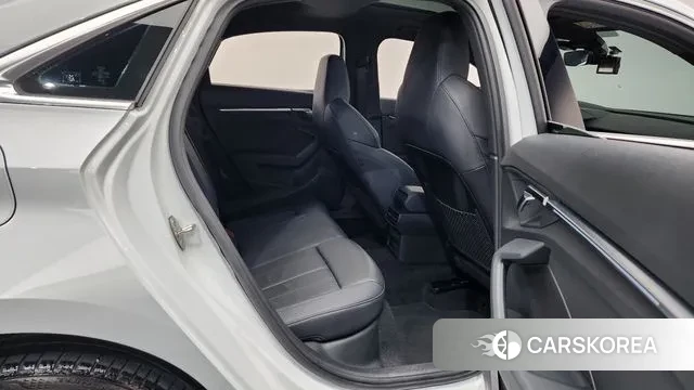 Audi A3 (8Y) 2023 Белый из Кореи, фото 3