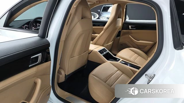 Porsche Panamera (971) 2018 Белый из Кореи, фото 3