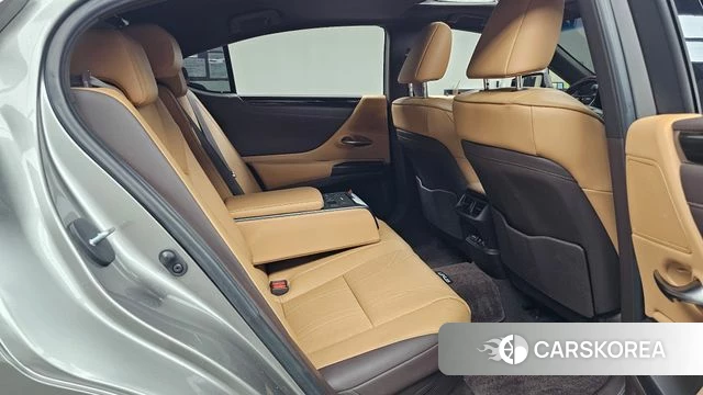 Lexus ES300h 7th generation 2021 Песочный из Кореи, фото 3