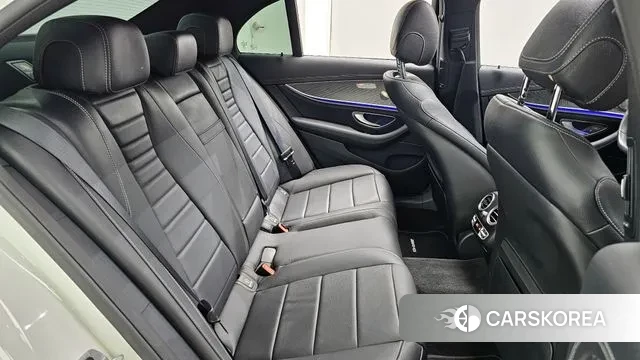 Mercedes-Benz E-Class W213 2022 Белый из Кореи, фото 3