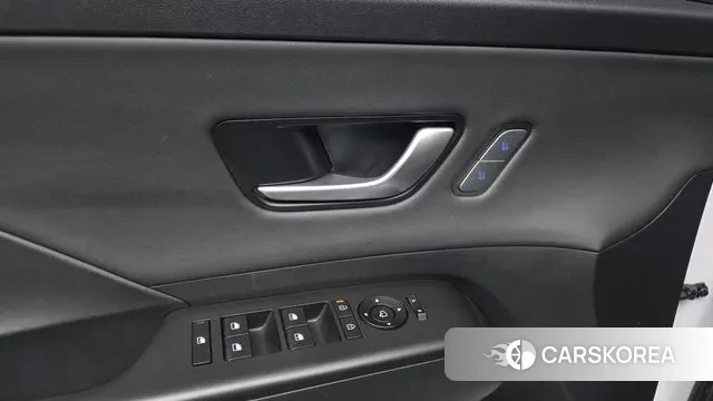 Hyundai Kona (SX2) 2024 Белый из Кореи, фото 3