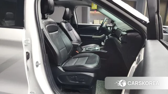 Ford Explorer 6th Generation 2021 Белый из Кореи, фото 3