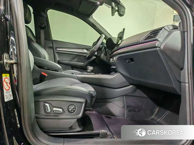 Audi Q5L 2025 Черный из Китая, фото 3