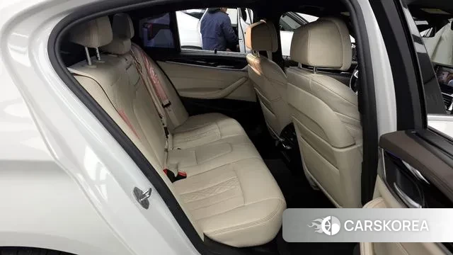 BMW 5 Series (G30) 2019 Белый из Кореи, фото 3