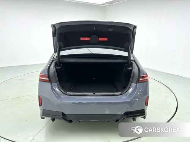 BMW 5 series 2024 Темно-серый из Китая, фото 3