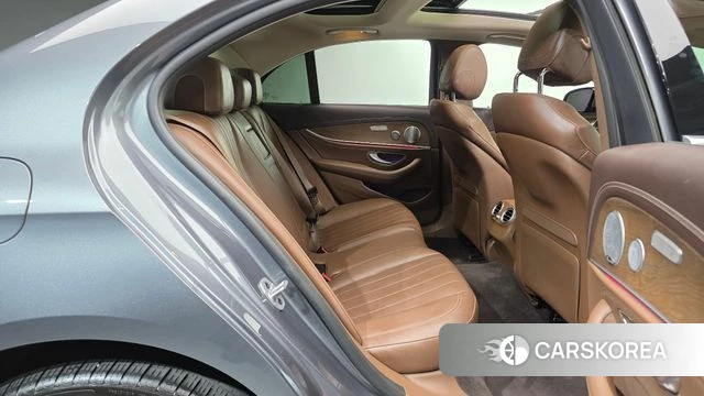 Mercedes-Benz E-Class W213 2019 Серый из Кореи, фото 3