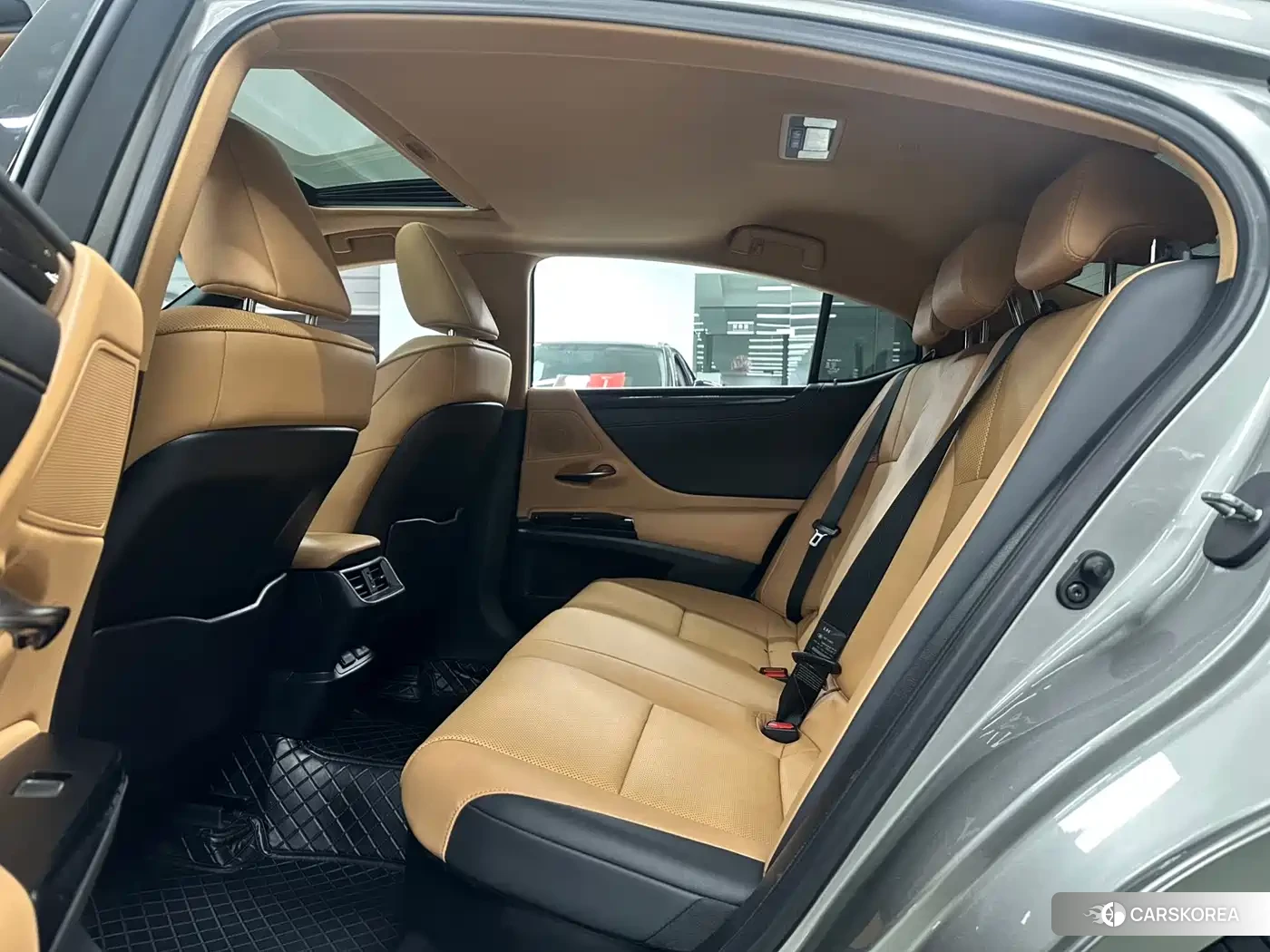 Lexus ES 2022 Silver/gray из Китая, фото 3