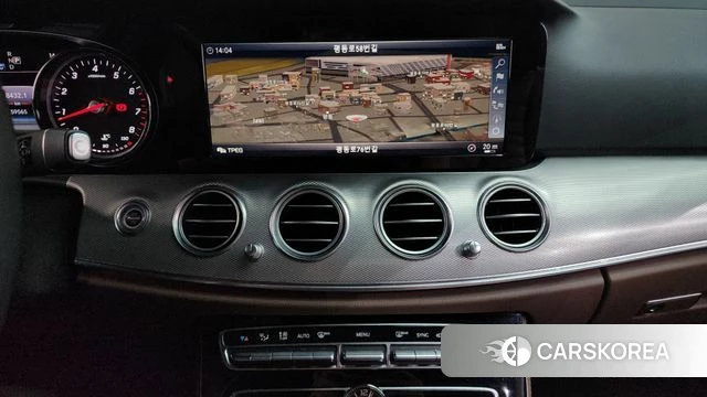 Mercedes-Benz E-Class W213 2018 Белый из Кореи, фото 3
