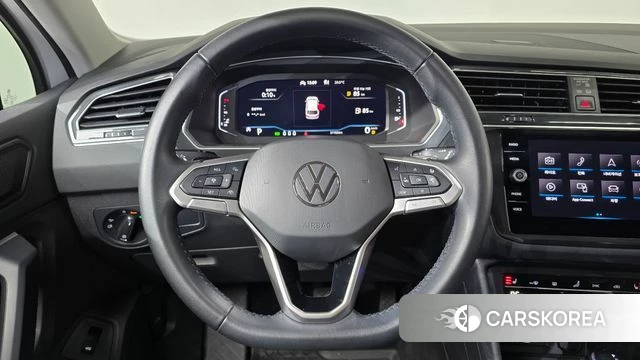 Volkswagen Tiguan second Generation 2023 Белый из Кореи, фото 3
