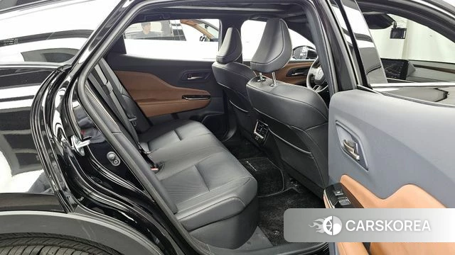 Toyota Crown Crossover 2026 Черный из Кореи, фото 3