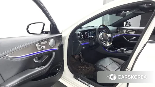 Mercedes-Benz E-Class W213 2019 Белый из Кореи, фото 3