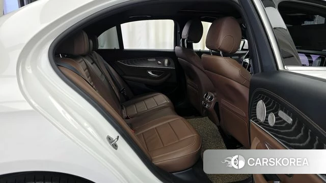 Mercedes-Benz E-Class W213 2022 Белый из Кореи, фото 3